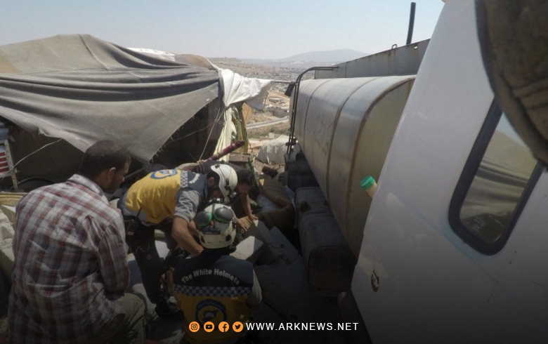 وفاة طفل وإصابة والديه بجروح إثر اصطدام شاحنة بمنزل في إدلب