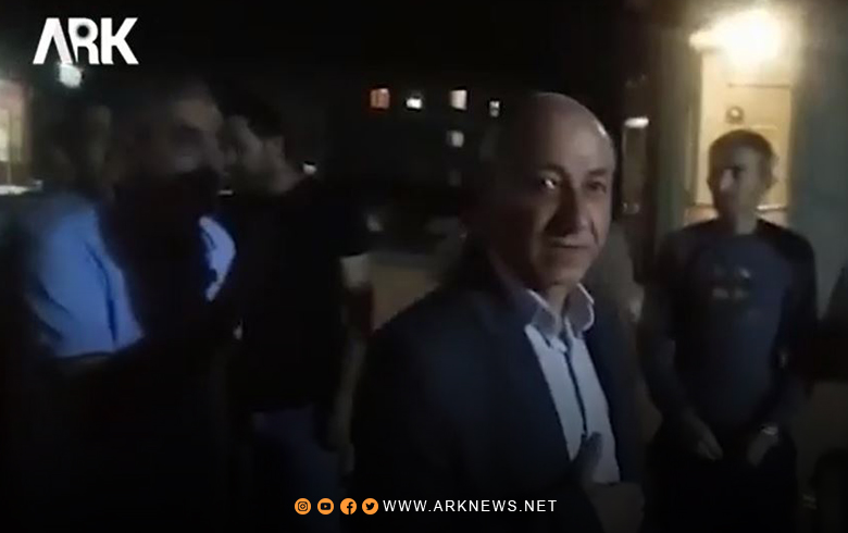 شاندەكە ریخستنا دۆمیز یا پەدەكەسە ب سەرۆكاتیا محەمەد عەلی ئیبراهیم بەشداری د بەهیداریا خەباتكار ئیسماعیل حاجی حەسەن دە كر 