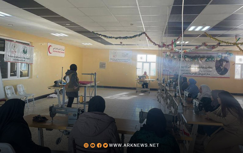 بارزاني الخيرية تفتتح دورة لتعليم الخياطة في مخيم دارشكران للاجئين 