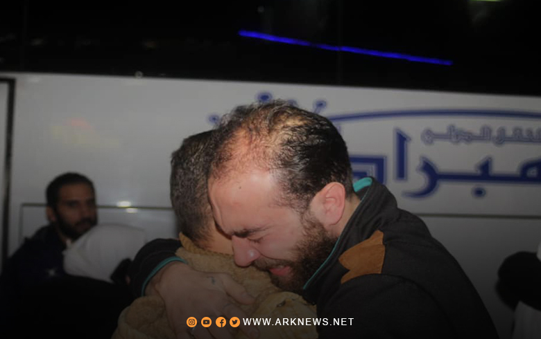 آلاف السوريين المغتربين يلتقون بعوائلهم في الأردن آلاف السوريين المغتربين يلتقون بعوائلهم في الأردن