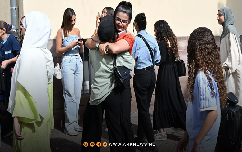 جدل واسع في فرنسا حول القانون الخاص بالزي بالمدرسي 