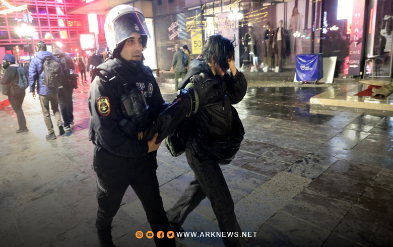 اعتقال العشرات من أعضاء بلدية أزميرة بتركيا بتهم الفساد 