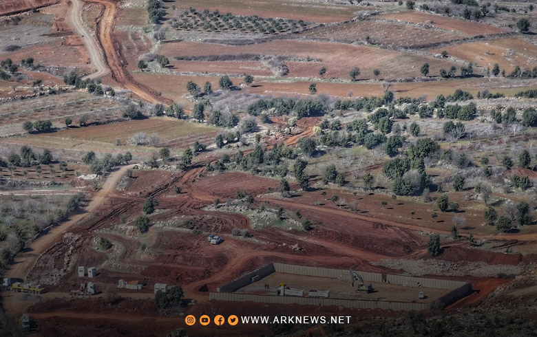 إسرائيل تنقل منازل مسبقة الصنع إلى بلدة في القنيطرة 