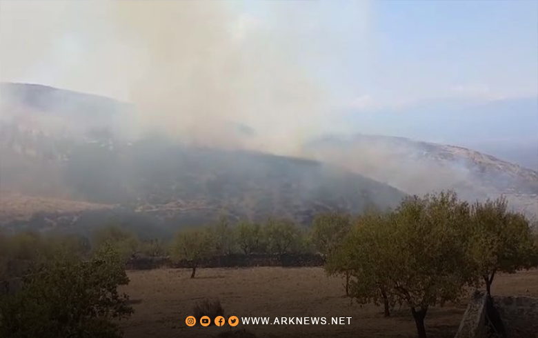 النيران تلتهم الغطاء النباتي في جبال قرى ميدانا السبعة بناحية راجو 