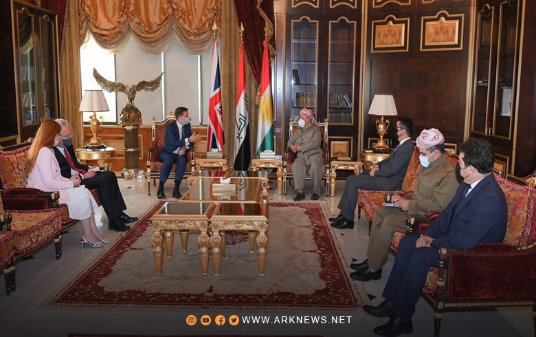President Barzani and Stephen Hickey discuss political problems between the regional government and the federal government