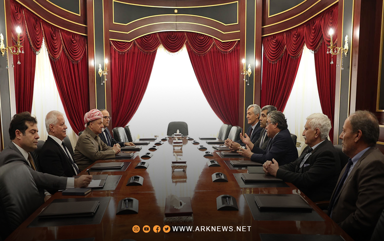 الرئيس بارزاني يبحث مع ثلاثة أحزاب كوردية من شمالي كوردستان عملية السلام