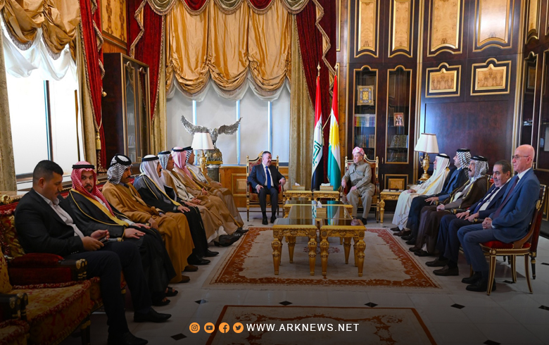 الرئيس بارزاني يستقبل وفدا من شيوخ ووجهاء عشائر المحافظات العراقية