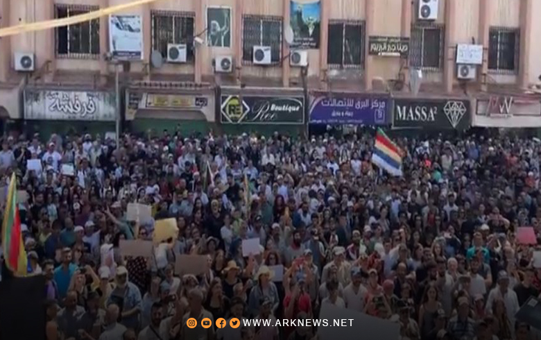 السويداء.. المئات يتظاهرون تحت عنوان 
