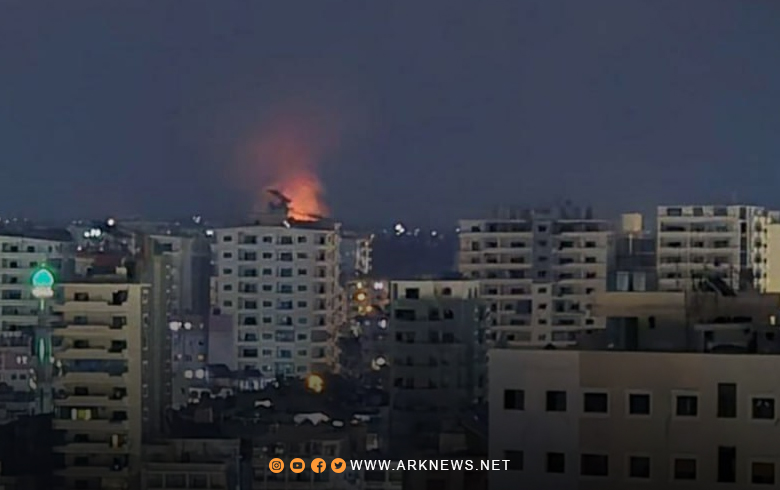 الطيران الإسرائيلي يستهدف عدة مواقع عسكرية في ريفي حمص واللاذقية 