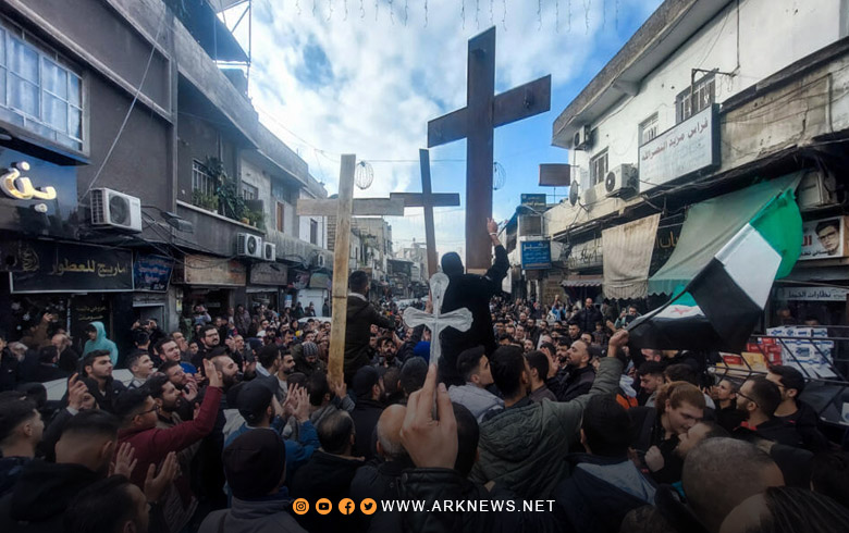 دمشق.. مسلحون يوزعون المنشورات في حي القصاع المسيحي 