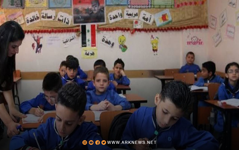 العديد من طلاب مدارس محافظة حماة بدون كتب إلى الآن 