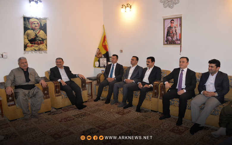 وفد من الفرع الثاني للـPDK يزور عائلة شهيد لشكري روج أمكيان مصطفى باديني