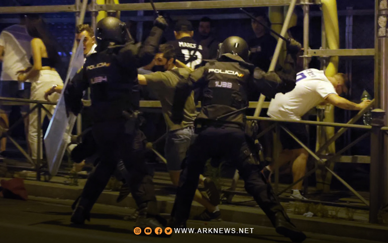 باريس تشهد حالتي وفاة ومئات حالات الاعتقال 