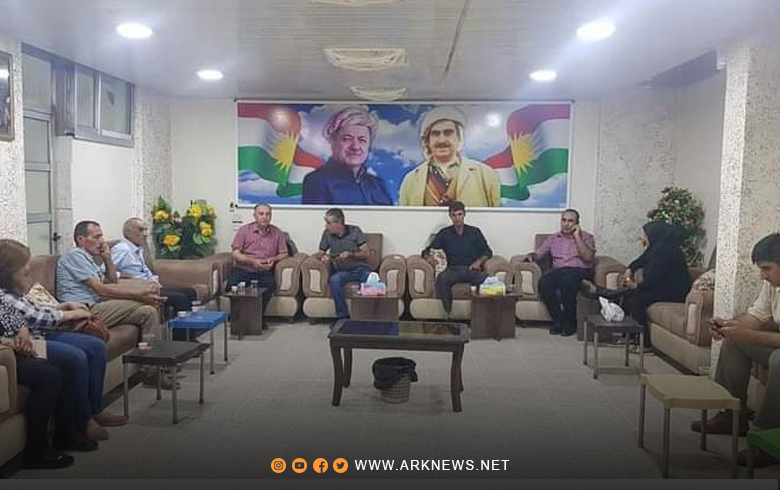 خەلكێ قامشلۆ پیرۆزباهییان پێشكێشی رۆژنامەڤان مەلا دكن 