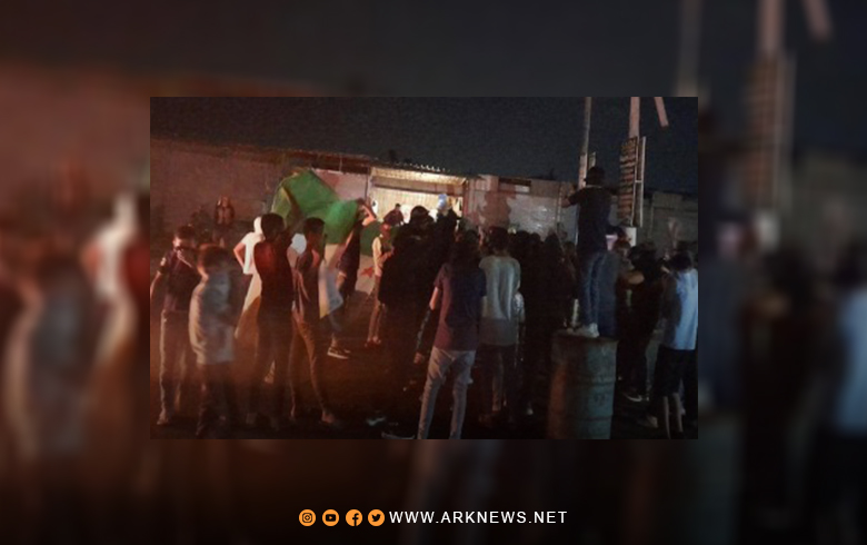 Daraa... Demonstrations continue tonight, calling for the overthrow of the Syrian regime