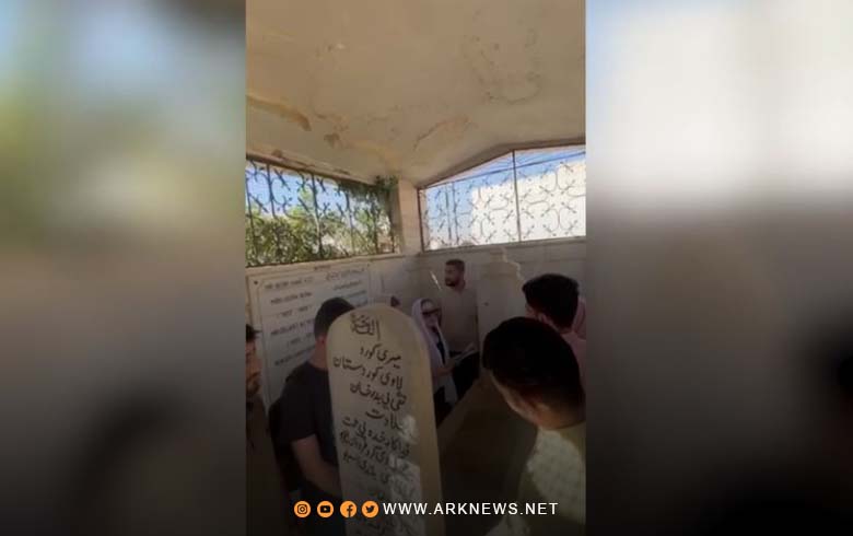 دمشق.. وفد من اتحاد الطلبة والشباب الديمقراطي الكوردستاني-روژآفا يزور قبر الأمير جلادت بدرخان