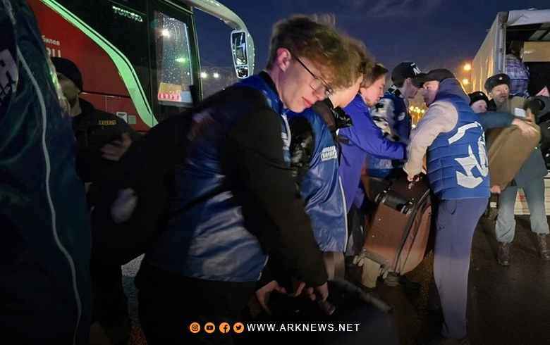 عشرات اللاجئين السوريين يصلون إلى روسيا 