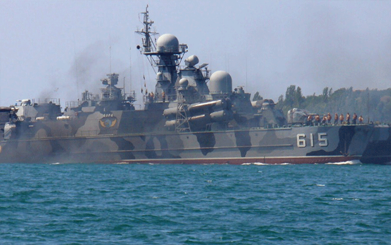 Warships of a Russian fleet leave the port of Tartous towards the Mediterranean