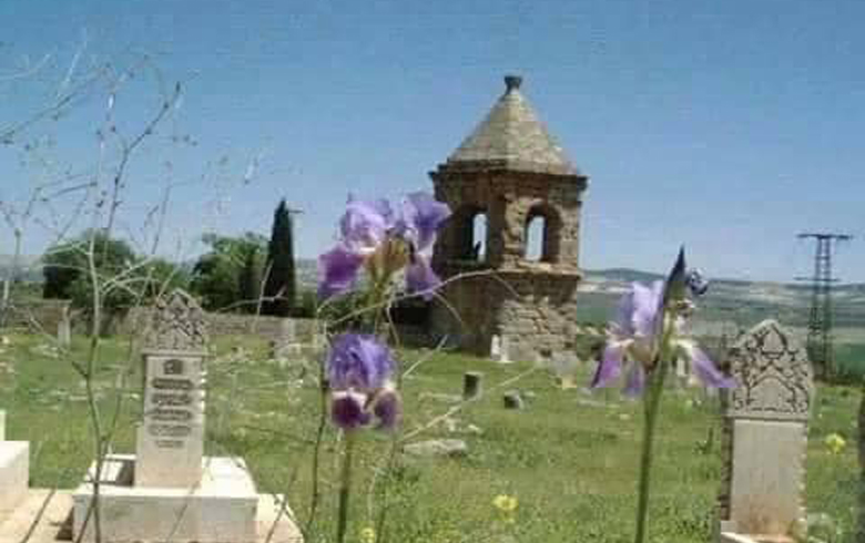 Afrin... The pro-Turkish armed factions militiamen impose ransom and looting on Kurdish civilians