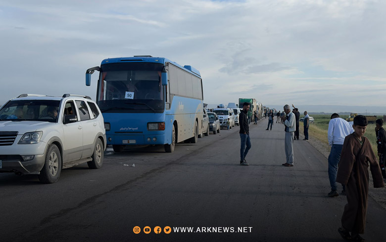 The sixth convoy of displaced people from Afrin departs from Qamishlo towards their homes.