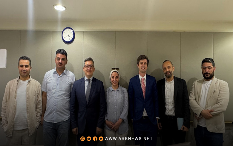 Granger holds a dialogue with Syrian civil society leaders
