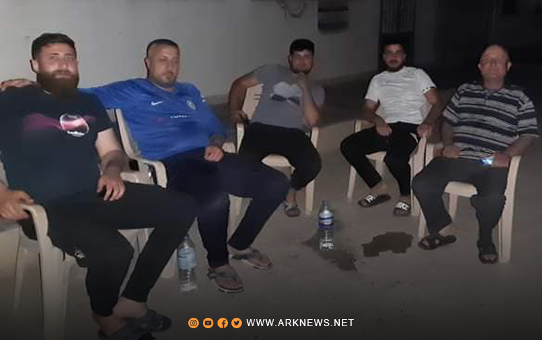 بعد انتشار ظاهرة السطو المسلح، شبان یبادرون في حراسة حاراتهم في قامشلو 