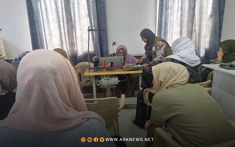 مخيم قوشتبة.. بارزاني الخيرية تفتتح دورة لتصميم الحقائب اليدوية