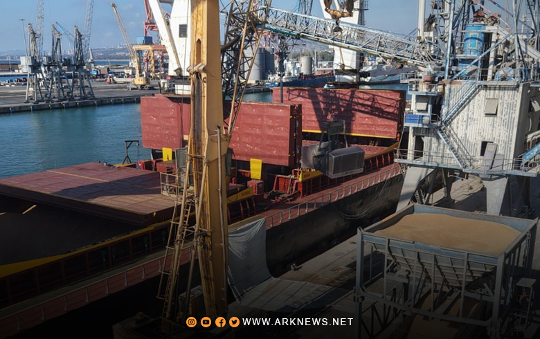 باخرتان محملتان بأطنان من القمح تصلان مرفأ طرطوس 