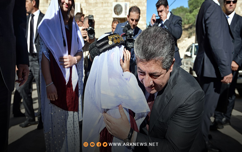 مسرور بارزاني يمنح مساعدات مالية لكافة الإيزيديين الناجين من داعش مسرور بارزاني يمنح مساعدات مالية لكافة الإيزيديين الناجين من داعش