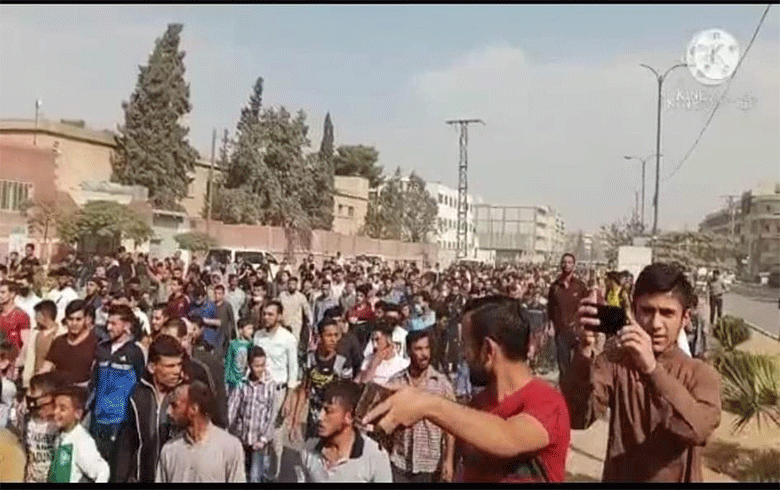 ل منبج  خوەنیشاندانەك نەرازیبوونێ لدژی پەیەدێ هات ئەنجامدان