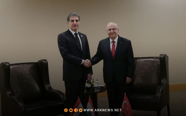 رئيس إقليم كوردستان يجتمع مع وزير دفاع تركيا 