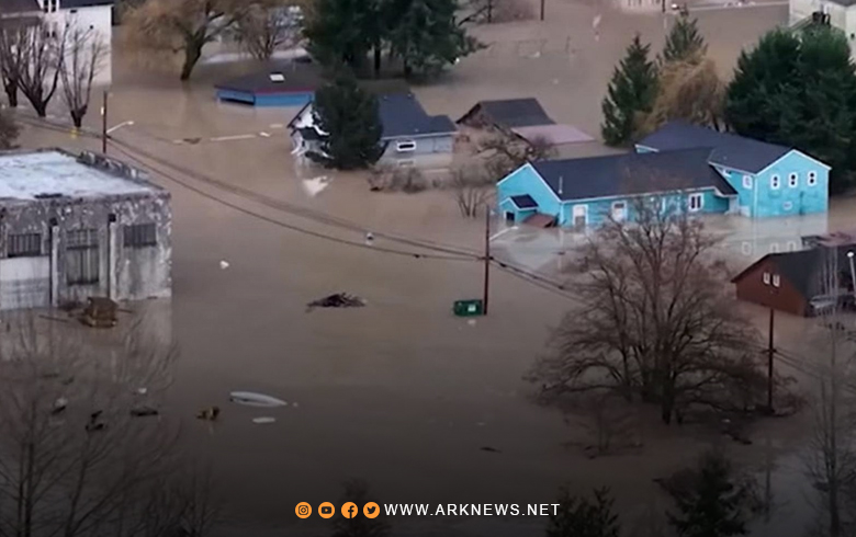 الفيضانات تجبر عشرات الآلاف من السكان إخلاء منازلها في واشنطن 