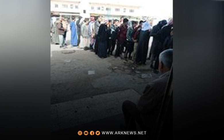 المواطنون مجبرون على الوقوف في طوابير للحصول على السكر في جل آغا 