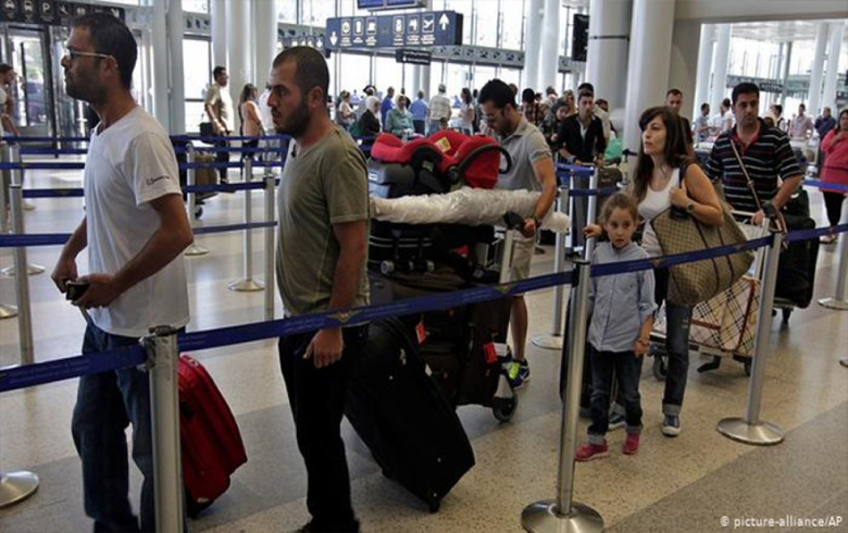 ألمانيا تقاضي ثلاثة أشخاص بتهمة تهريب سوريين إليها