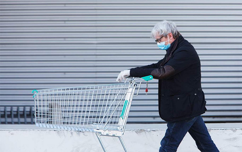 شبان يسرقون مشتريات مسنين في جنوب إيطاليا