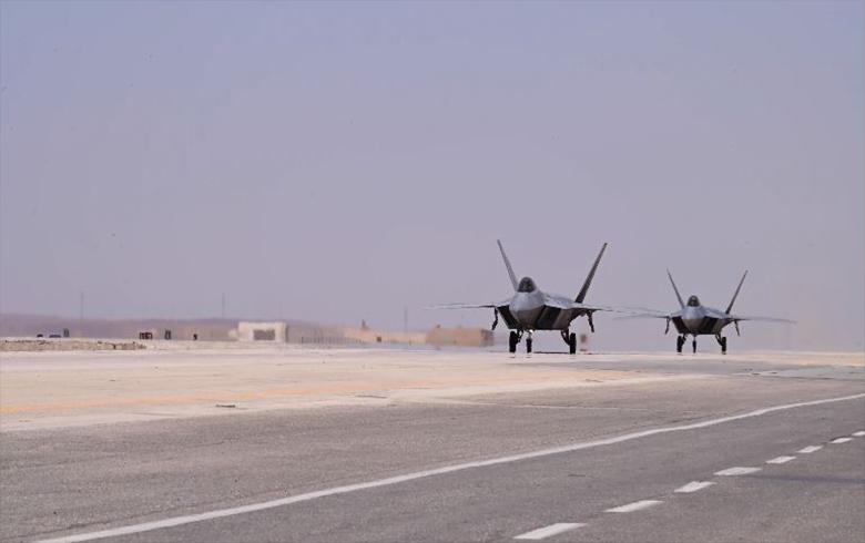 أمريكا تنشر مقاتلات F22 في الشرق الأوسط 
