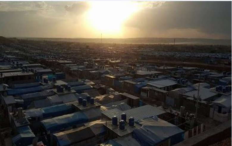 Karmendên xwebexş li kampa Domîz hatin xelatkirin 