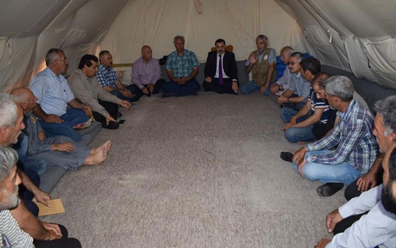 بردرش... ENKS يلتقي مع اللاجئين المتضررين من الحريق المندلع في المخيم