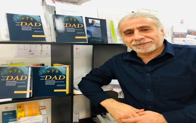 محامي كوردي يصدر قاموس بثلاث لغات