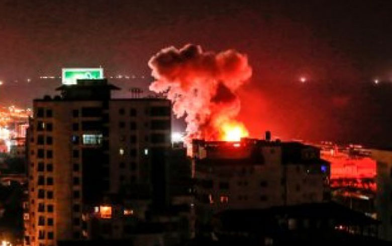 انفجارات وجثث متفحمة... حقيقة الغارات الإسرائيلية على مواقع إيرانية في حلب