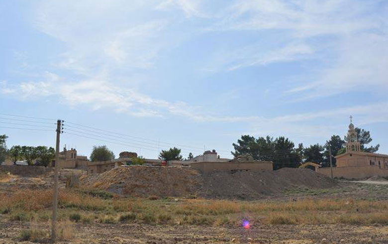 الجیش التركي يجدد قصفه لقرية تل جيهان 