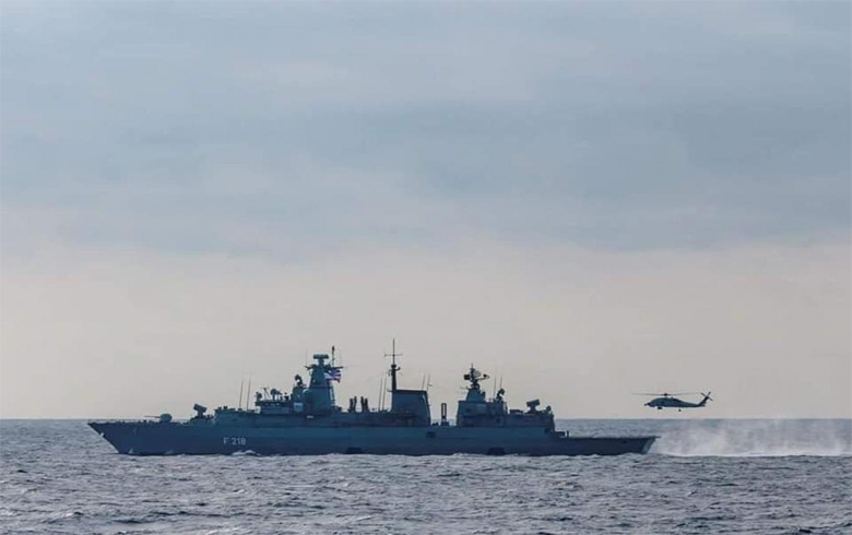 رصد وصول بارجيتين حربيتين تركيتين إلى ميناء طرابلس