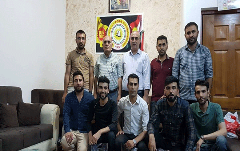 هولير ..PDK-S يكرم عدداً من الطلاب المتخرجين من جامعات كوردستان