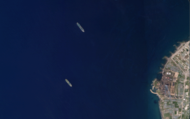 Despite the sanctions... large quantities of Iranian oil arrive at the Banyas port