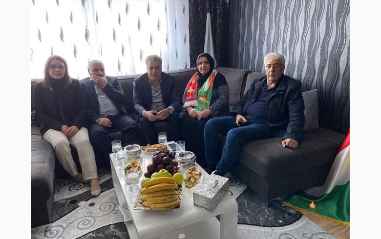 Rêxistina Şaxê Çarem ya PDK-Sê seredana malbata şehîd Cumaa Ebdulxenî kir