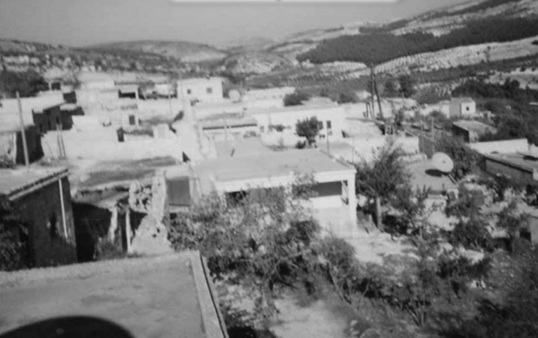 An armed group kidnaps an elderly man and asks for a large ransom