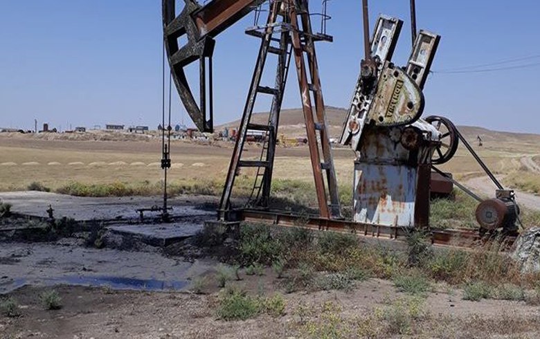 جندرمه‌یێن توركیێ كاركه‌رێن بیرێن په‌ترۆلێ ل گونده‌وارێن ترپه‌سپیێ گوله‌ باران كرن