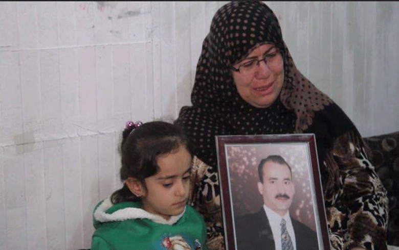 أكثر من خمسة أعوام بانتظار زوجها المفقود 