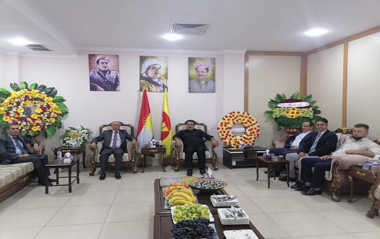 A delegation from the Domiz organization of PDK-S congratulates the PDK in Duhok