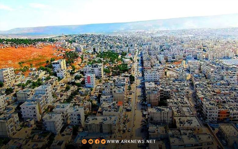 عائلتان لاجئتان تعودان إلى مسقط رأسهما في عفرين 